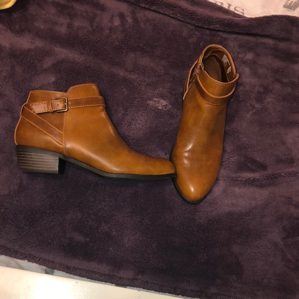 American Eagle shoes